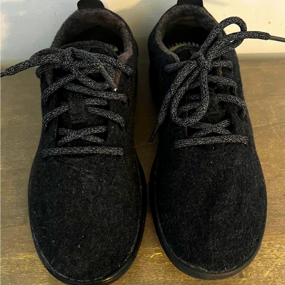 Allbirds shoes size 7